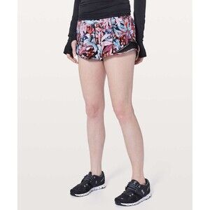 Lululemon Hotty Hot II 2.5" Shorts Women's Sz 6 Lush Lilies Stretch Lined FLAW